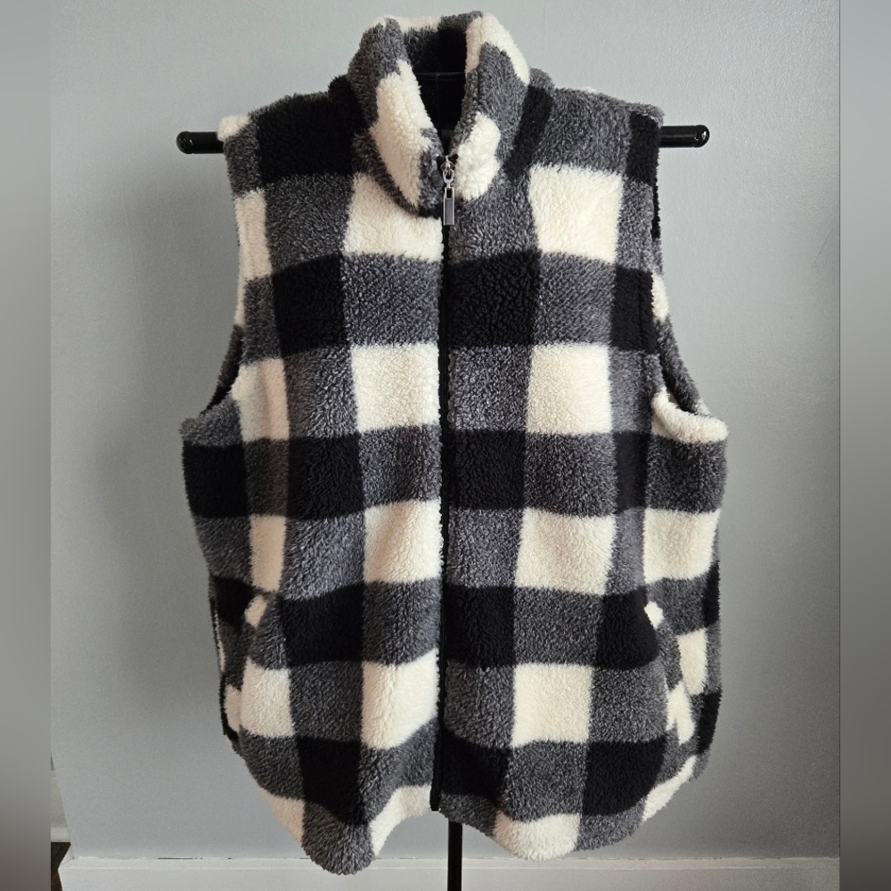 Maurices Women’s Sherpa Fleece Vest Buffalo Plaid Black White Check Full Zip